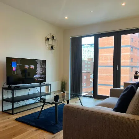 Apartment Modern And Cozy By Blue Stays